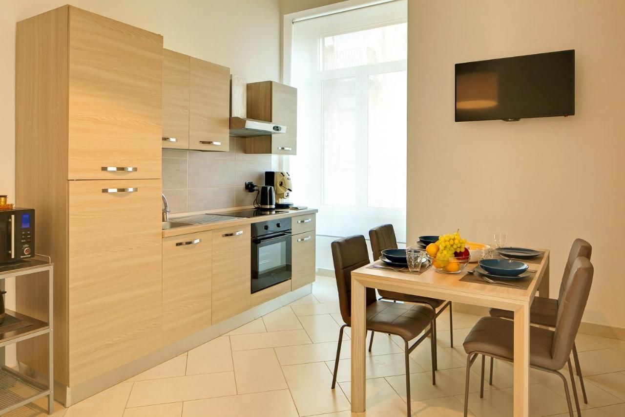 Le Corti Di Napoli Apartments エクステリア 写真
